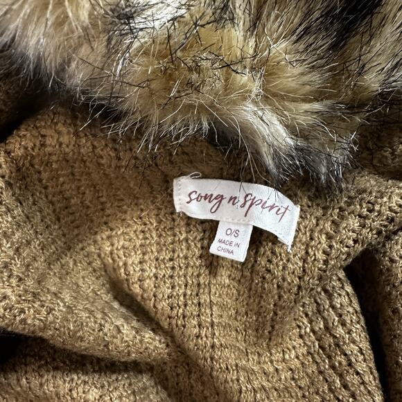 Song N Spirit Shawl With Removable Faux Collar One Size Fits All - Picture 5 of 6